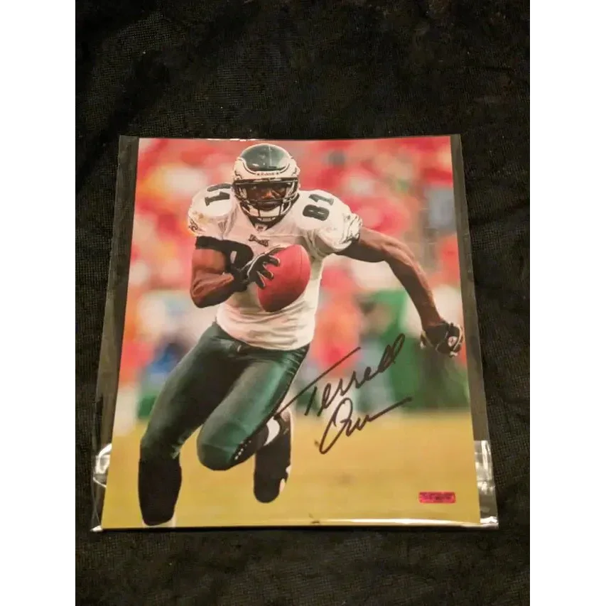 Autographed 8x10 photo of Terrell Owens signed Eagles player with COA