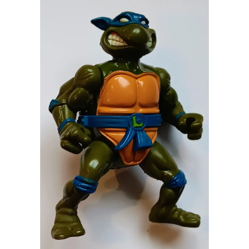 TMNT Leonardo action figure storage shell, blue mask, 1991 Playmates