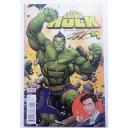 Totally Awesome Hulk Issue 1 comic signed by Frank Cho