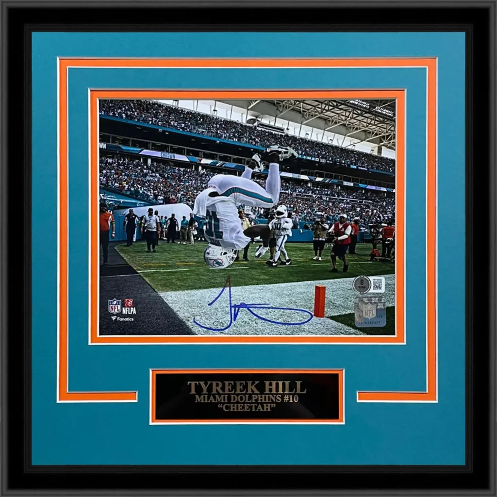 Tyreek Hill autographed Miami Dolphins 8x10 photo with back flip