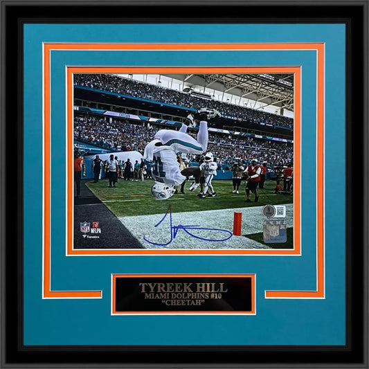 Tyreek Hill autographed Miami Dolphins 8x10 photo with back flip