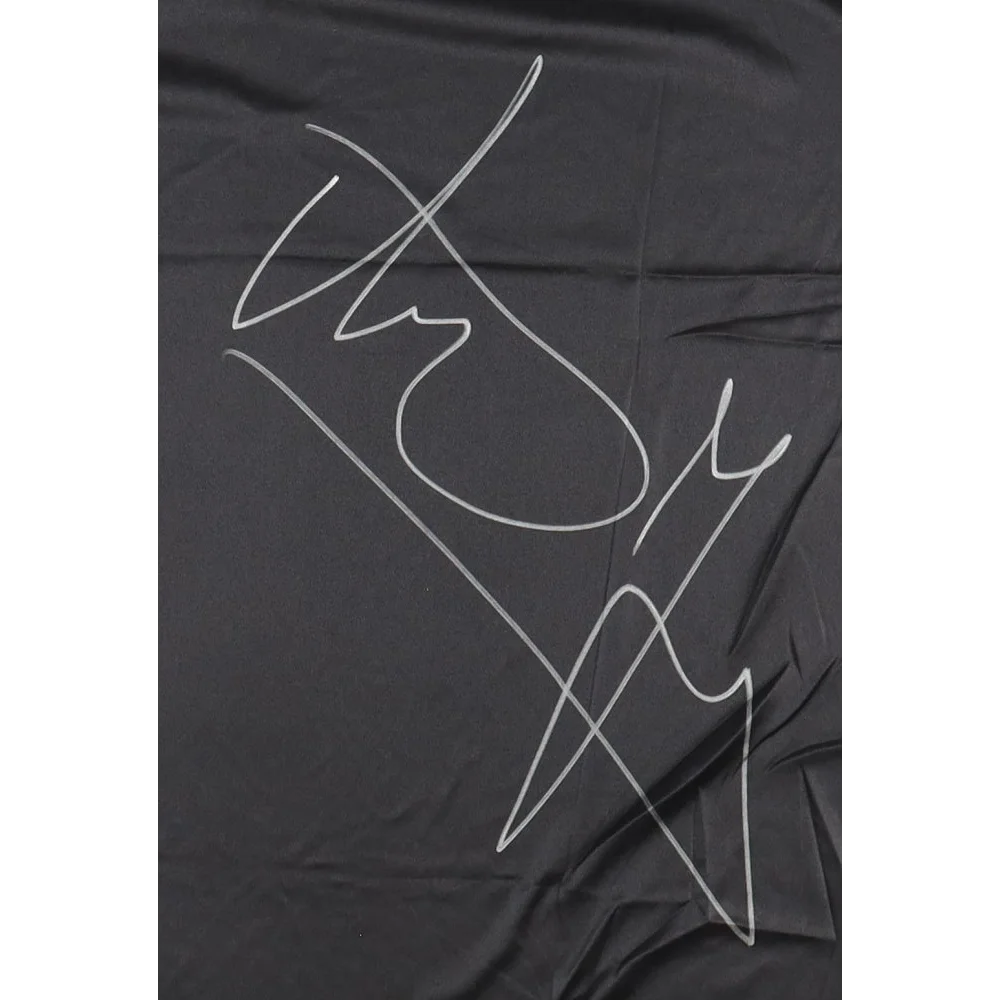 Autographed dark fabric of Uros Medic Signed UFC Shirt with Beckett Authentication