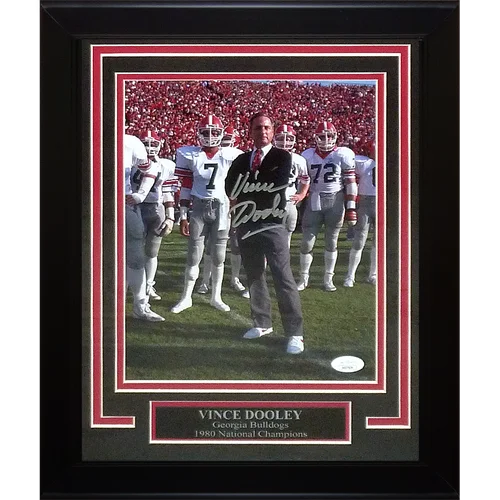 Vince Dooley autographed Georgia Bulldogs 1980 champions framed photo