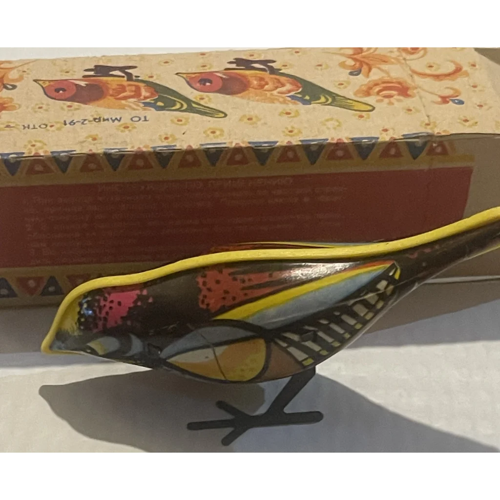 Vintage 1970s - 1980s Tin Wind Up Pecking Goldfinch Collectible Toy in Box! Collectibles Unique Toys Rare | 1970s-1980s