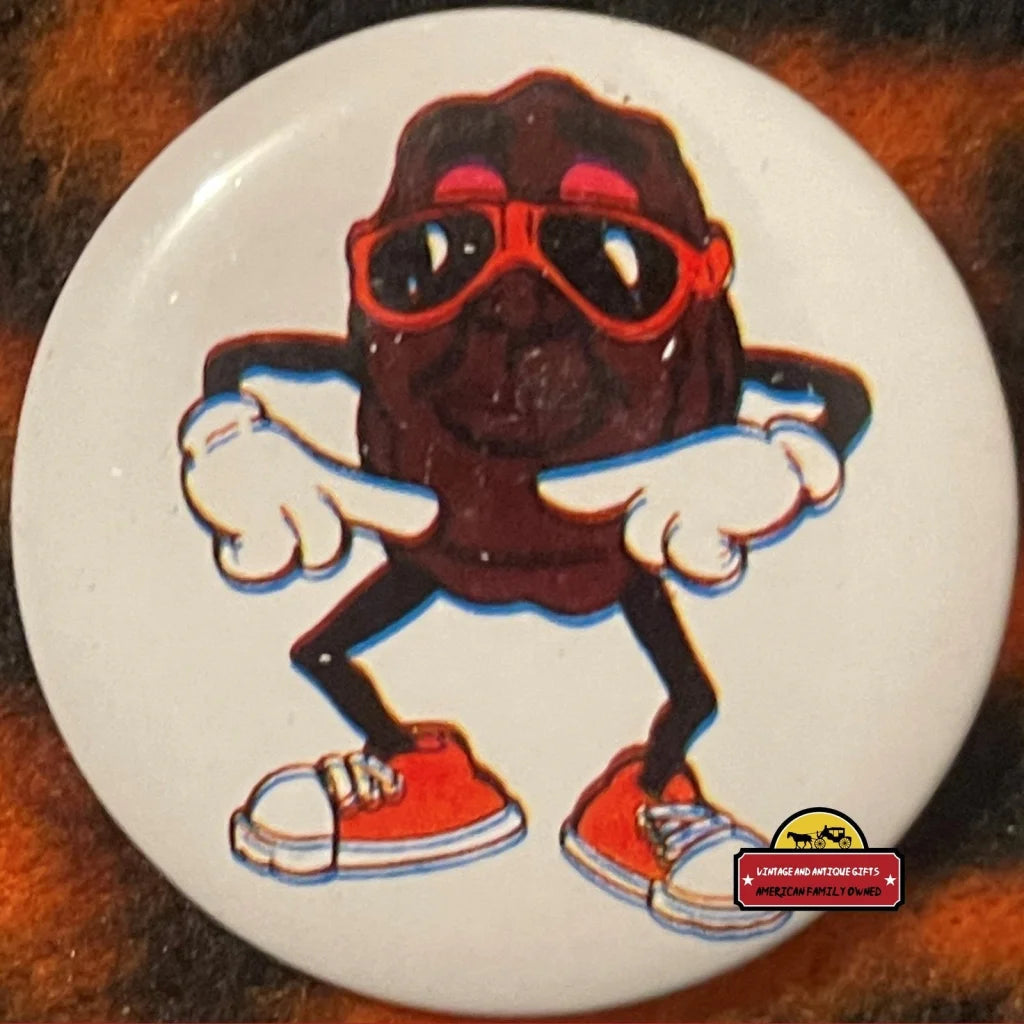 Vintage 1980s All Me California Raisin Tin Pin Wow The Memories! Advertisements Advertising Displays and Misc Cali Pin: