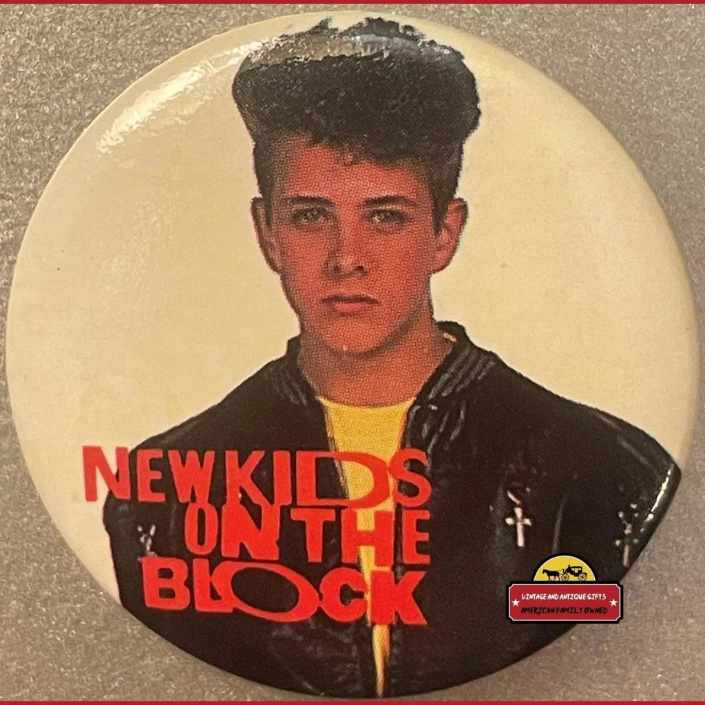 Circular pin featuring Joey McIntyre’s portrait, celebrating 80s music history nostalgia