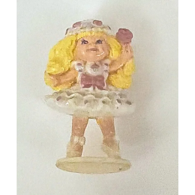 Vintage Cherry Merry Muffin PVC figure Lily Vanilly with blonde hair tutu
