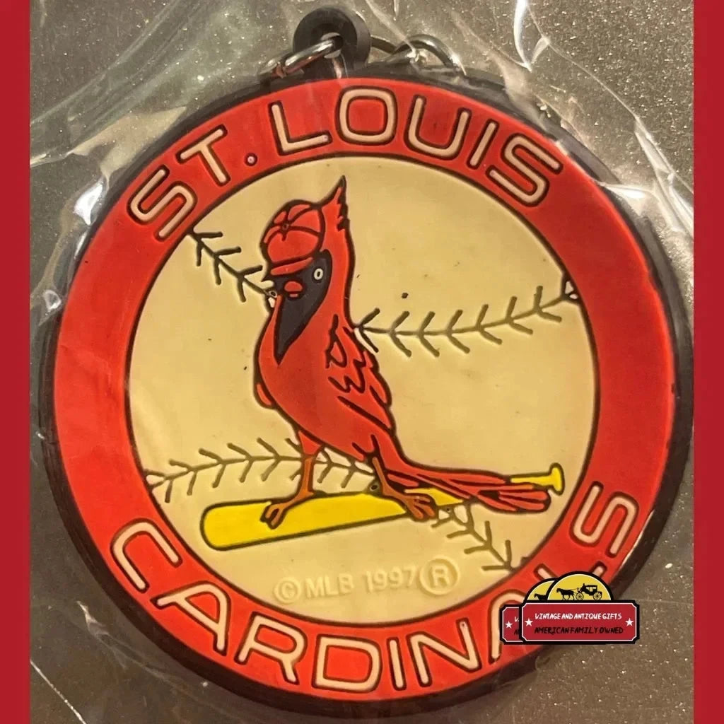 Vintage MLB St. Louis Cardinals Keychain 1997 Last Year of This Logo! Advertisements Antique Collectible Items