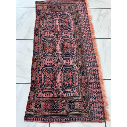 Vintage pink geometric rug in MLB career card note set break