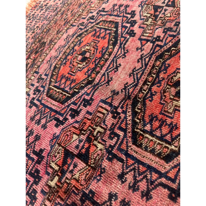 Vintage Pink Geometric Rug with MLB career card note set break