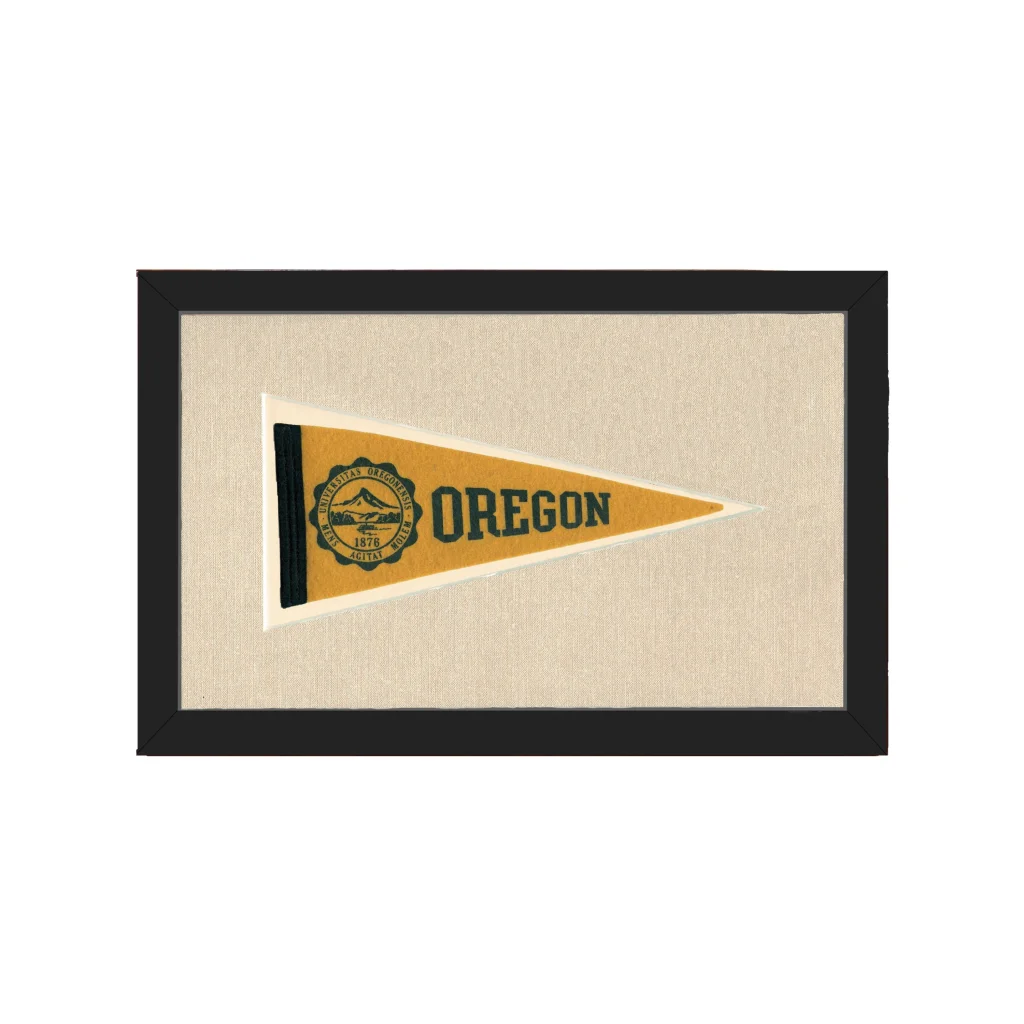 Vintage University of Oregon Pennant | Americana Memories | vintageantiquesgifts.com