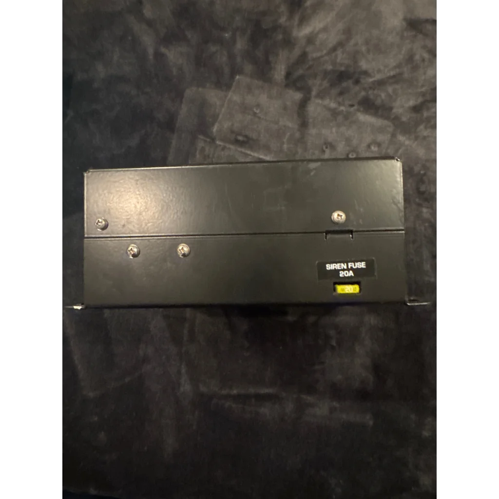 Whelen CenCom Sapphire CCSRN3/TA3 black metal siren fuse box 20A label