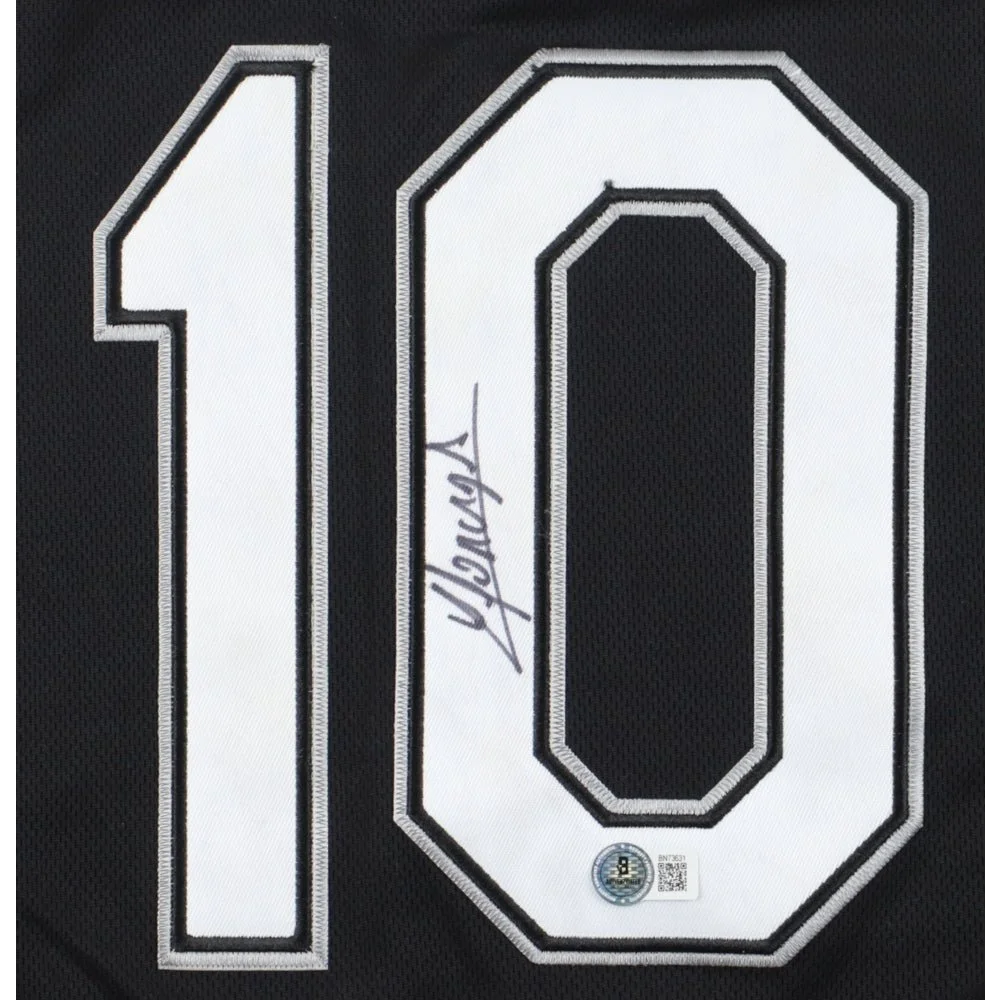 Yoan Moncada signed Chicago White Sox jersey with white number 10 and signature