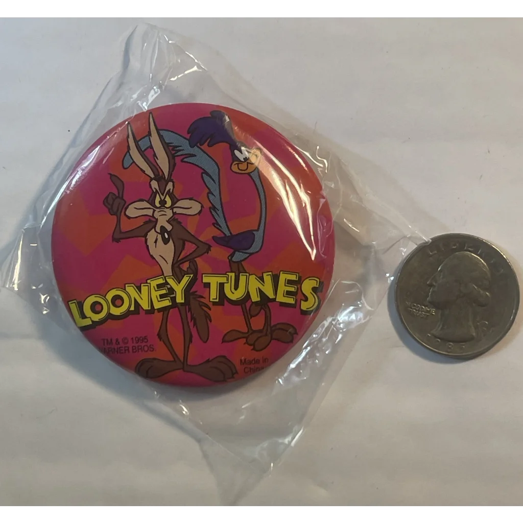 Vintage 1995 Looney Tunes Pin Roadrunner Wile E. Coyote Unopened In Package! - Collectibles - Antique Misc.